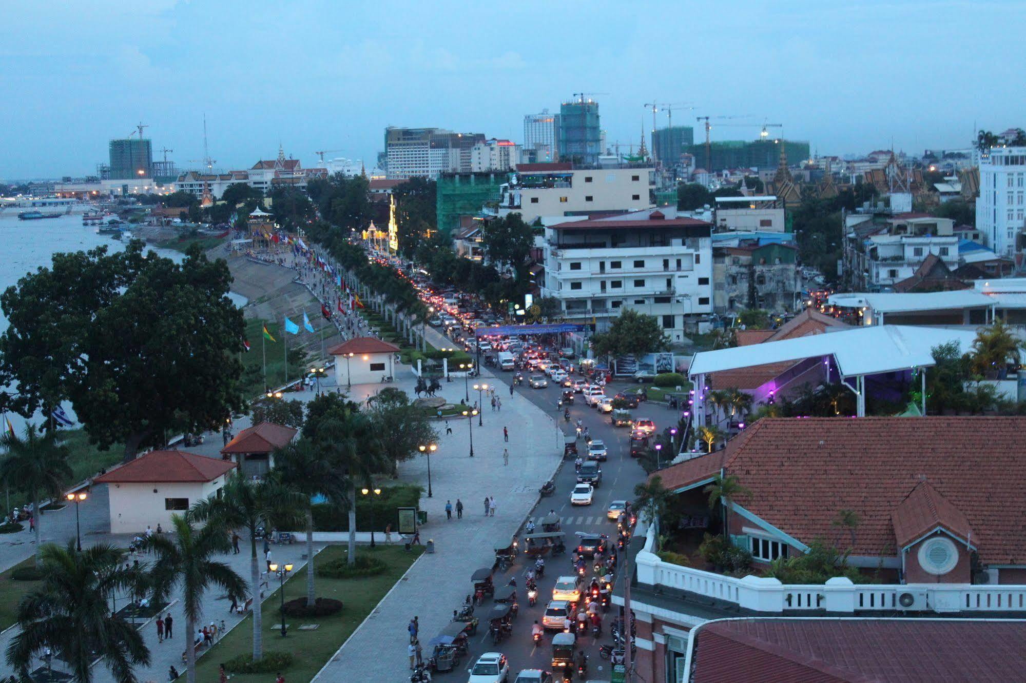 Harmony Hotel 4*